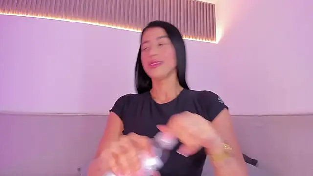 jasminehill  online show from 12-22-25, 12:24