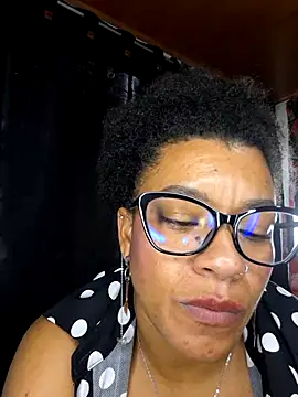 Snapshot of Selket11 chatting on 03-02-25, 11:18 Selket11 online show from 03-02-25, 11:18