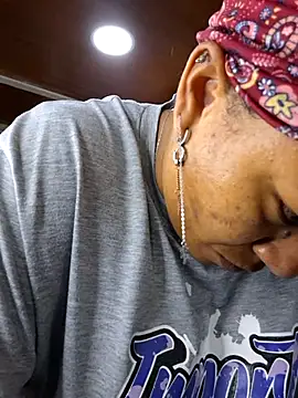 Snapshot of Selket11 chatting on 03-22-25, 04:58 Selket11 online show from 03-22-25, 04:58