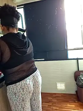 Snapshot of Selket11 chatting on 10-02-25, 04:03 Selket11 online show from 10-02-25, 04:03