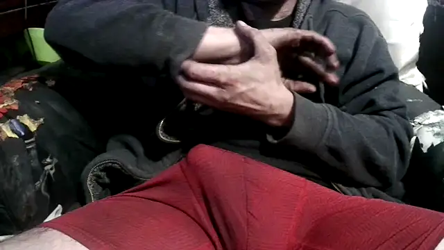 Snapshot of robeaulieu02 chatting on 01-01-25, 10:32 robeaulieu02 online show from 01-01-25, 10:32