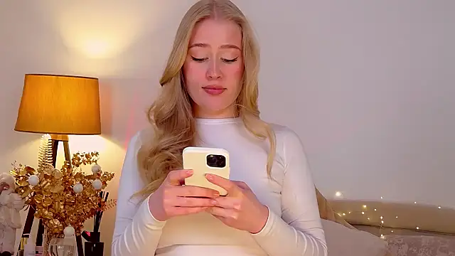 JuliaJaee online show from 01-07-25, 06:56