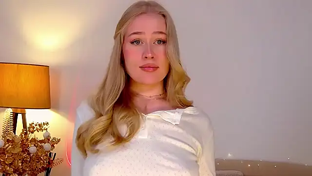 JuliaJaee online show from 01-10-25, 10:57