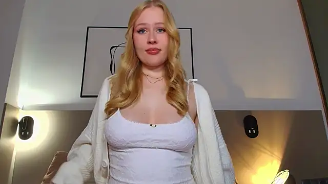 JuliaJaee online show from 09-28-25, 04:23