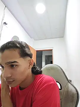 Snapshot of Boypolla11 chatting on 07-23-26, 05:05 Boypolla11 online show from 07-23-26, 05:05