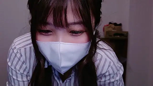 Snapshot of ManaMi-maru chatting on 11-15-25, 12:23 ManaMi-maru online show from 11-15-25, 12:23