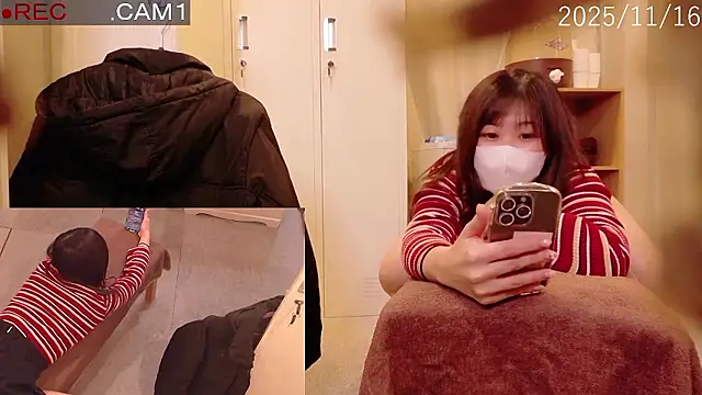 Snapshot of ManaMi-maru chatting on 11-16-25, 12:22 ManaMi-maru online show from 11-16-25, 12:22