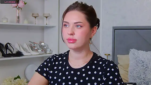 Snapshot of Alexyena chatting on 12-03-24, 04:17 Alexyena online show from 12-03-24, 04:17