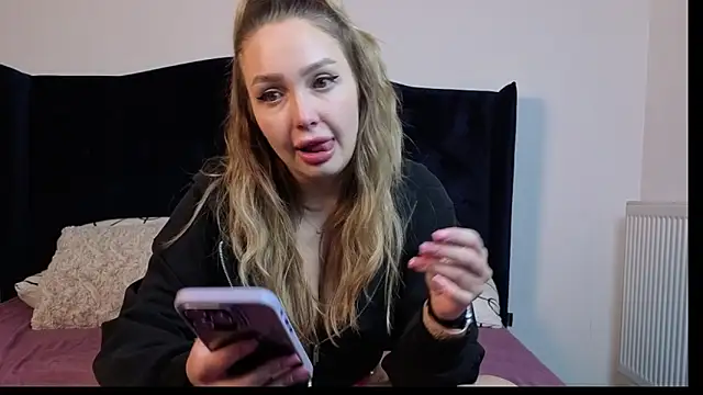 Snapshot of AnnaMaee chatting on 02-20-26, 11:05 AnnaMaee online show from 02-20-26, 11:05