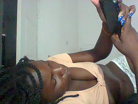 Snapshot of Fine_baby0001 chatting on 06-11-26, 03:37 Fine baby0001 online show from 06-11-26, 03:37