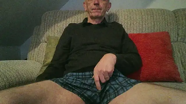 Snapshot of mr_english50 chatting on 05-19-26, 05:03 mr english50 online show from 05-19-26, 05:03