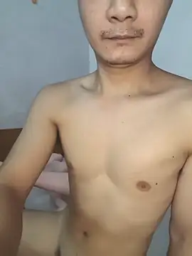 Snapshot of 826687 chatting on 09-24-25, 04:43 826687 online show from 09-24-25, 04:43