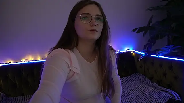 MagicPeachh  online show from 12-16-24, 06:16