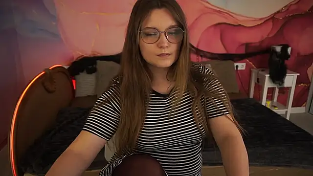 MagicPeachh  online show from 10-29-25, 01:46