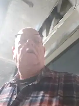 Snapshot of andrejoyfull64 chatting on 10-13-25, 08:14 andrejoyfull64 online show from 10-13-25, 08:14