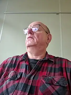 Snapshot of andrejoyfull64 chatting on 10-16-25, 08:15 andrejoyfull64 online show from 10-16-25, 08:15