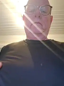 Snapshot of andrejoyfull64 chatting on 02-18-26, 04:03 andrejoyfull64 online show from 02-18-26, 04:03