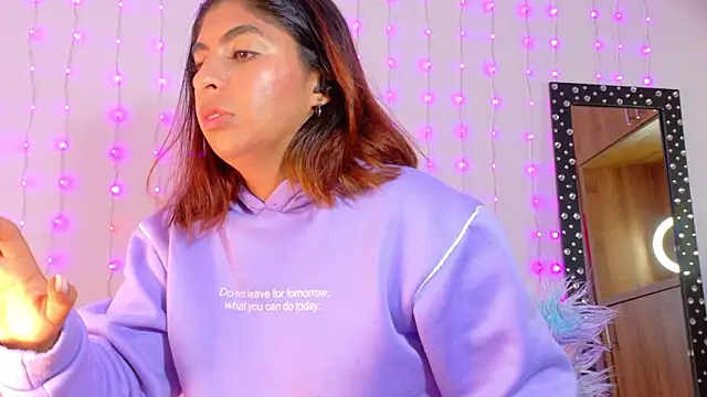 im anna  online show from 02-13-26, 08:16