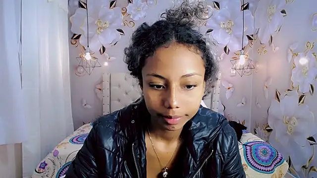 Snapshot of jasmin_brunette_ chatting on 12-12-24, 12:01 jasmin brunette online show from 12-12-24, 12:01