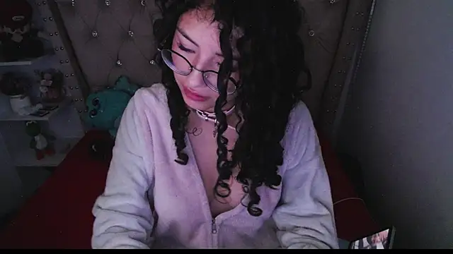 Snapshot of CherieCurl chatting on 11-10-25, 03:16 CherieCurl online show from 11-10-25, 03:16