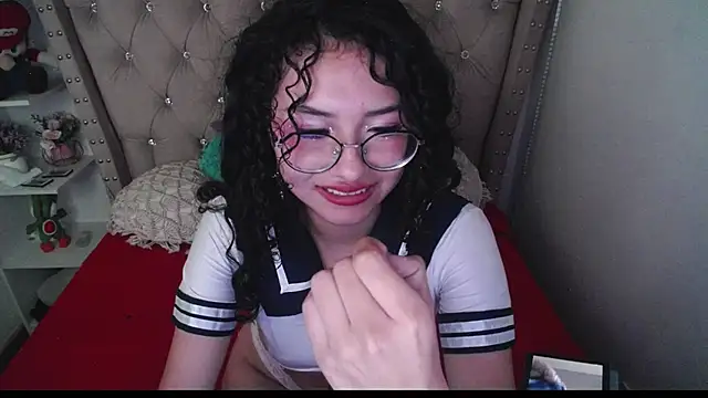 Snapshot of CherieCurl chatting on 11-28-25, 02:47 CherieCurl online show from 11-28-25, 02:47