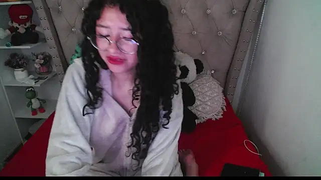 Snapshot of CherieCurl chatting on 12-03-25, 03:54 CherieCurl online show from 12-03-25, 03:54