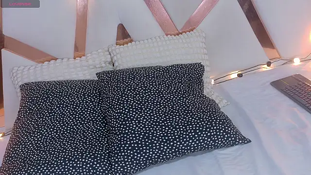 LilithSmith  online show from 11-21-25, 11:42