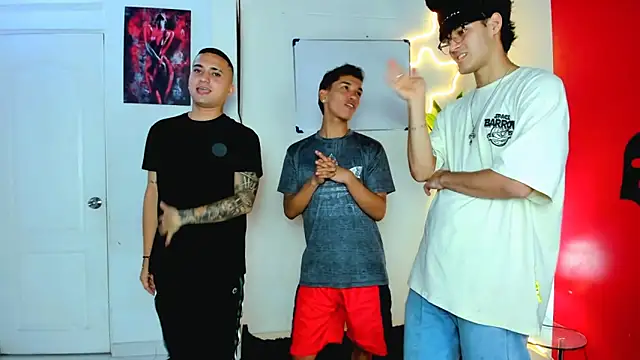 oversizedxguys online show from 04-10-26, 03:12