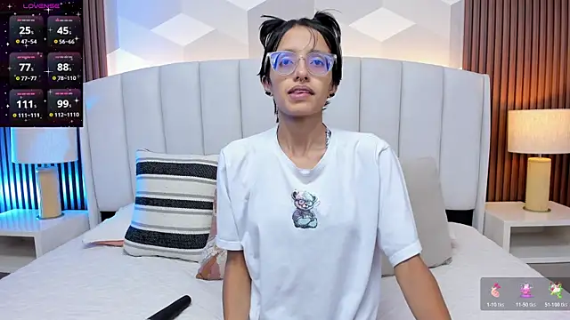 Snapshot of Marge_lasander chatting on 11-22-25, 01:48 Marge lasander online show from 11-22-25, 01:48