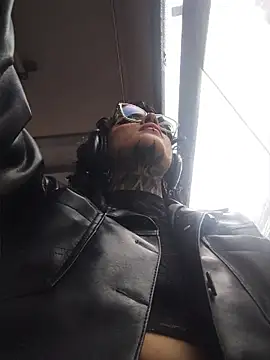 taaylor33 online show from 04-23-26, 08:22