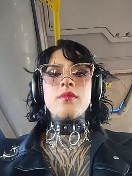 taaylor33 online show from 04-24-26, 09:50