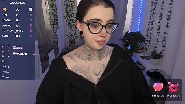Dixi Pixi  online show from 06-19-26, 05:34