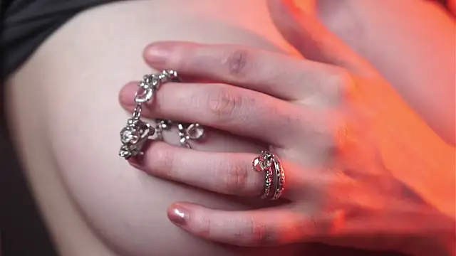 Snapshot of ginger_hugs chatting on 02-15-25, 01:21 ginger hugs online show from 02-15-25, 01:21