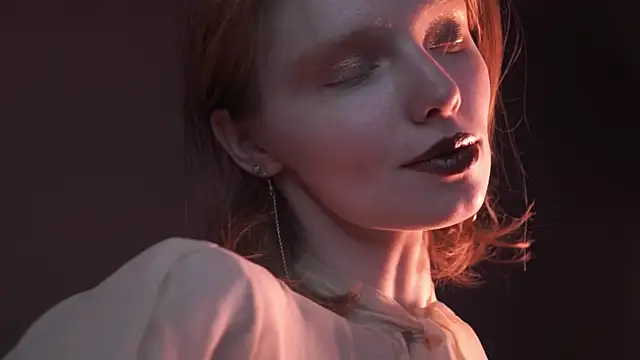 Snapshot of ginger_hugs chatting on 10-27-25, 10:14 ginger hugs online show from 10-27-25, 10:14