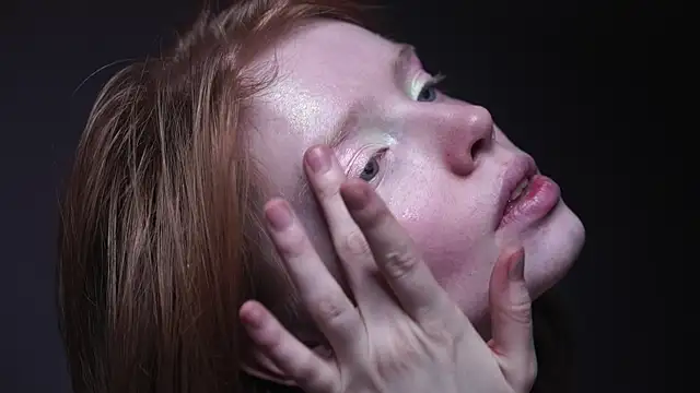 Snapshot of ginger_hugs chatting on 11-11-25, 10:10 ginger hugs online show from 11-11-25, 10:10