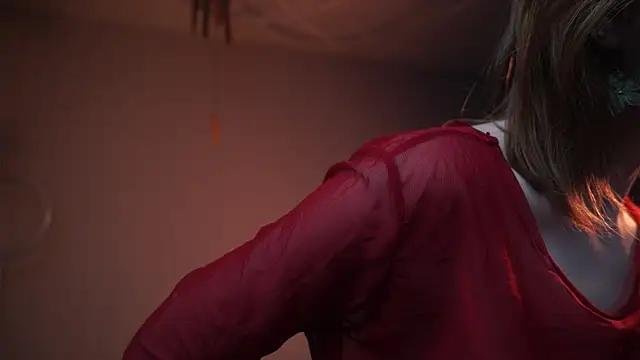 Snapshot of ginger_hugs chatting on 11-17-25, 10:04 ginger hugs online show from 11-17-25, 10:04