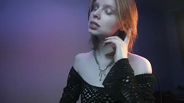 Snapshot of ginger_hugs chatting on 11-25-25, 10:32 ginger hugs online show from 11-25-25, 10:32