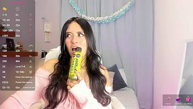 Chloe fischer  online show from 04-15-26, 07:58