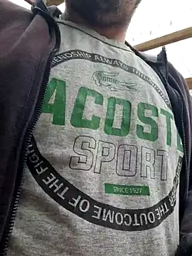 Snapshot of justepourvousbb chatting on 12-16-24, 03:11 justepourvousbb online show from 12-16-24, 03:11