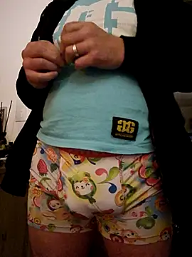 Snapshot of justepourvousbb chatting on 12-25-24, 09:54 justepourvousbb online show from 12-25-24, 09:54