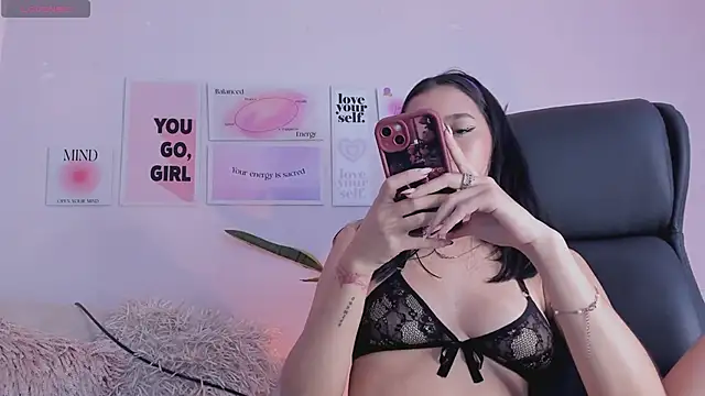 Snapshot of MissSussy chatting on 01-04-25, 06:30 MissSussy online show from 01-04-25, 06:30