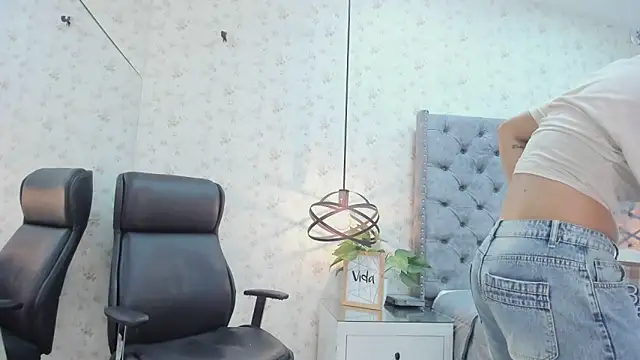 Snapshot of MissSussy chatting on 05-13-26, 03:04 MissSussy online show from 05-13-26, 03:04