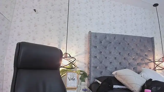 Snapshot of MissSussy chatting on 05-21-26, 04:19 MissSussy online show from 05-21-26, 04:19