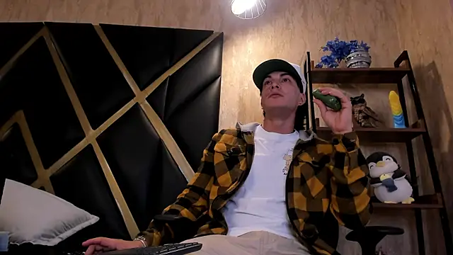 Karimferrer online show from 04-21-26, 03:46