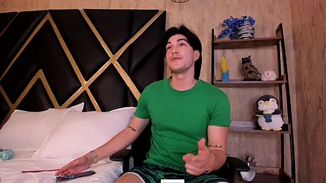 Karimferrer online show from 04-23-26, 03:41