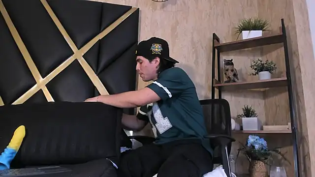 Karimferrer online show from 05-29-26, 03:37