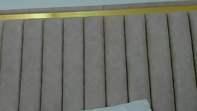 FreyaMoller online show from 11-08-25, 07:34