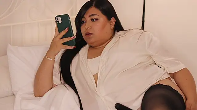 Snapshot of Adia_ chatting on 01-18-25, 06:03 Adia online show from 01-18-25, 06:03