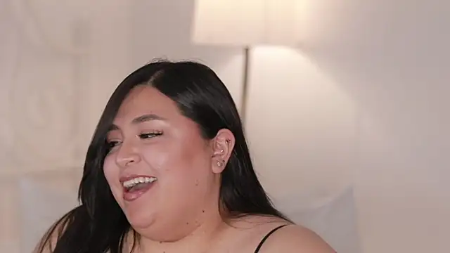 Snapshot of Adia_ chatting on 01-21-25, 06:33 Adia online show from 01-21-25, 06:33