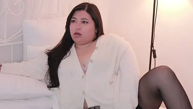 Snapshot of Adia_ chatting on 02-17-25, 02:53 Adia online show from 02-17-25, 02:53